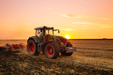 TP Lucas : Votre Expert des Travaux Agricoles en Pays de Loire